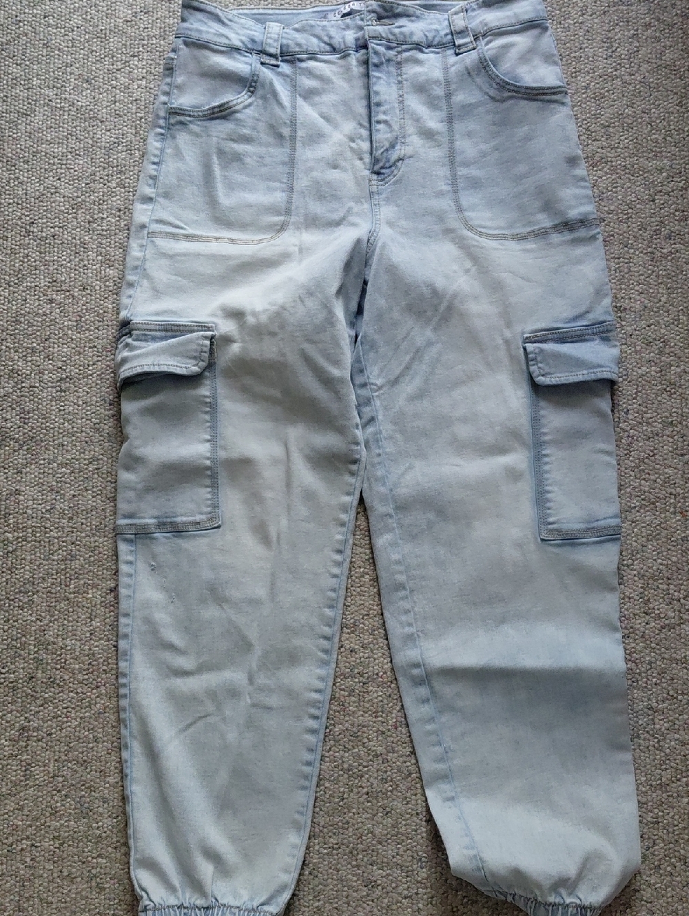 Celebrity Pink Jeans . Size Large. Very good Condition !! Super Cute On°